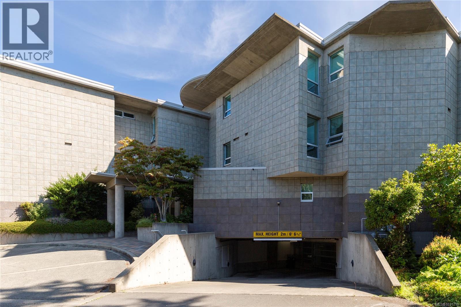 104 1284 Beach Drive, Oak Bay