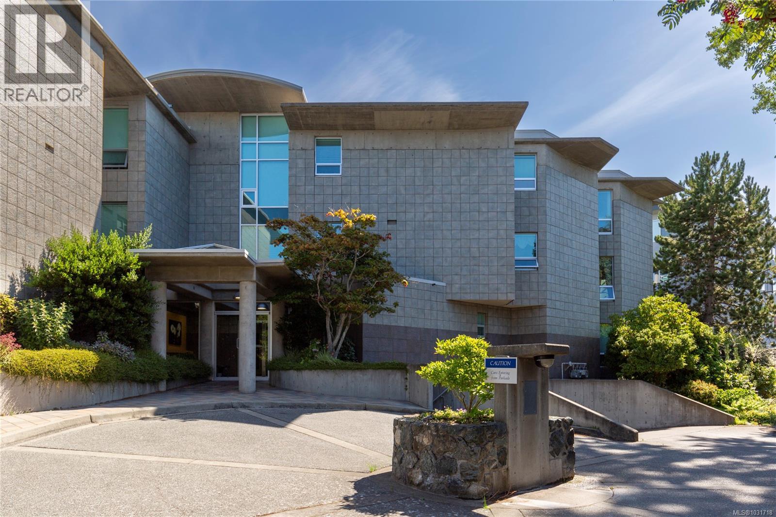 104 1284 Beach Drive, Oak Bay