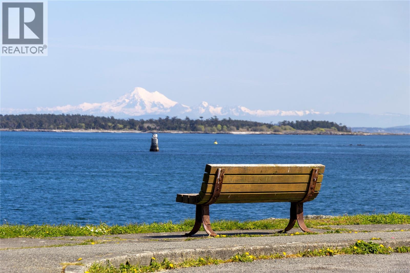 104 1284 Beach Drive, Oak Bay