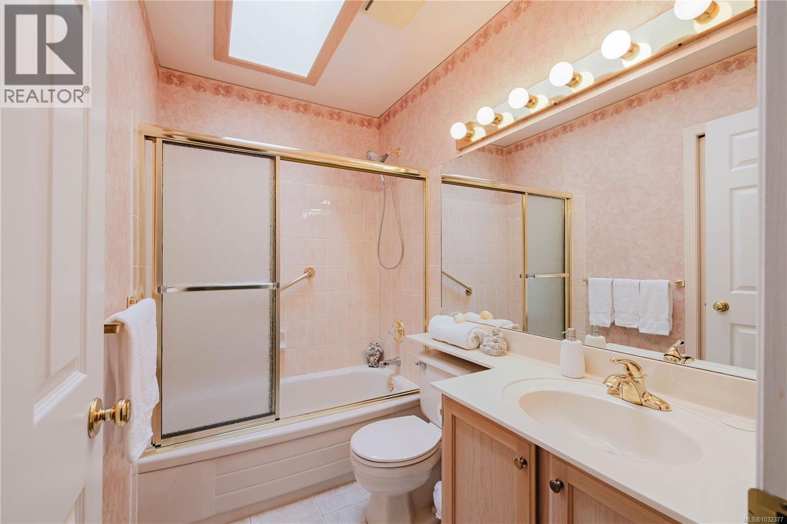 #4 901 KENTWOOD LANE - 24