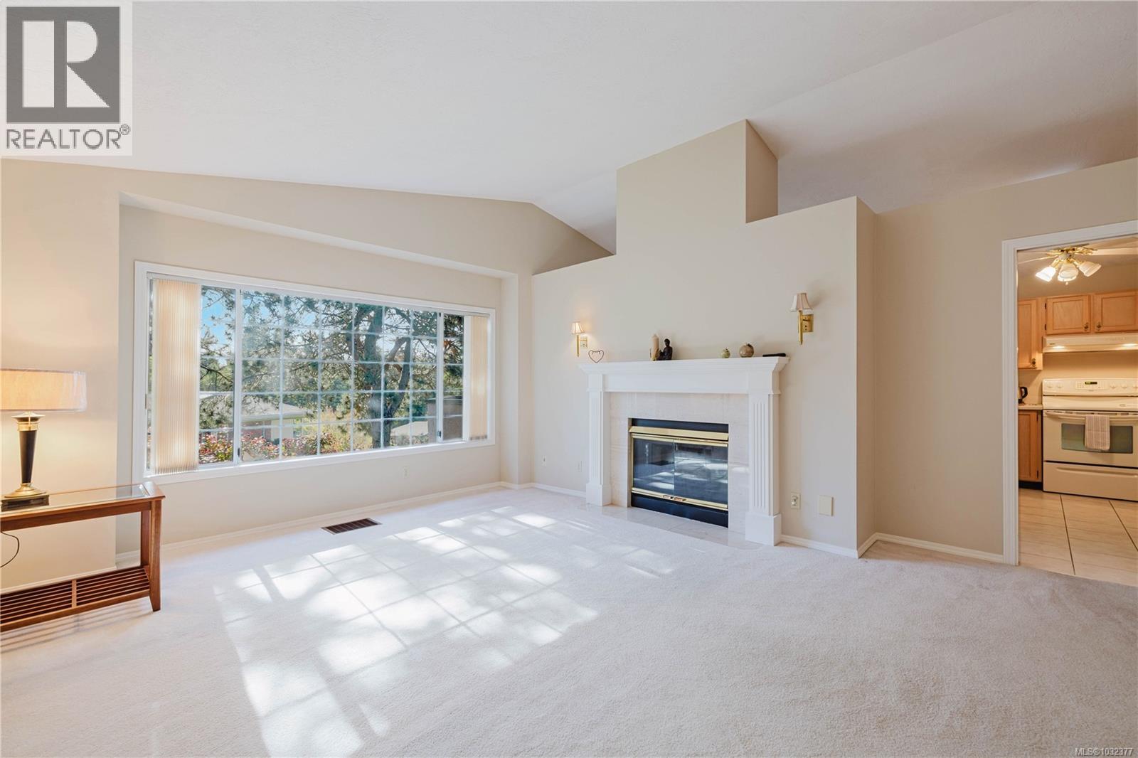 #4 901 KENTWOOD LANE - Image 3