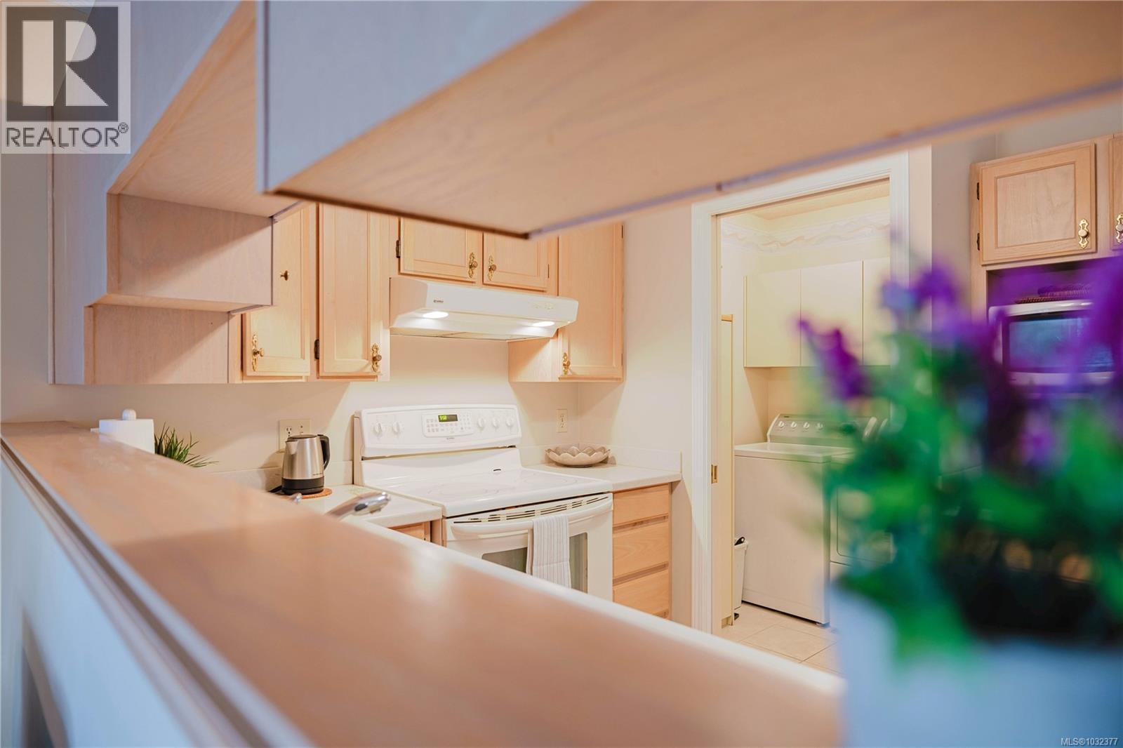 #4 901 KENTWOOD LANE - 13