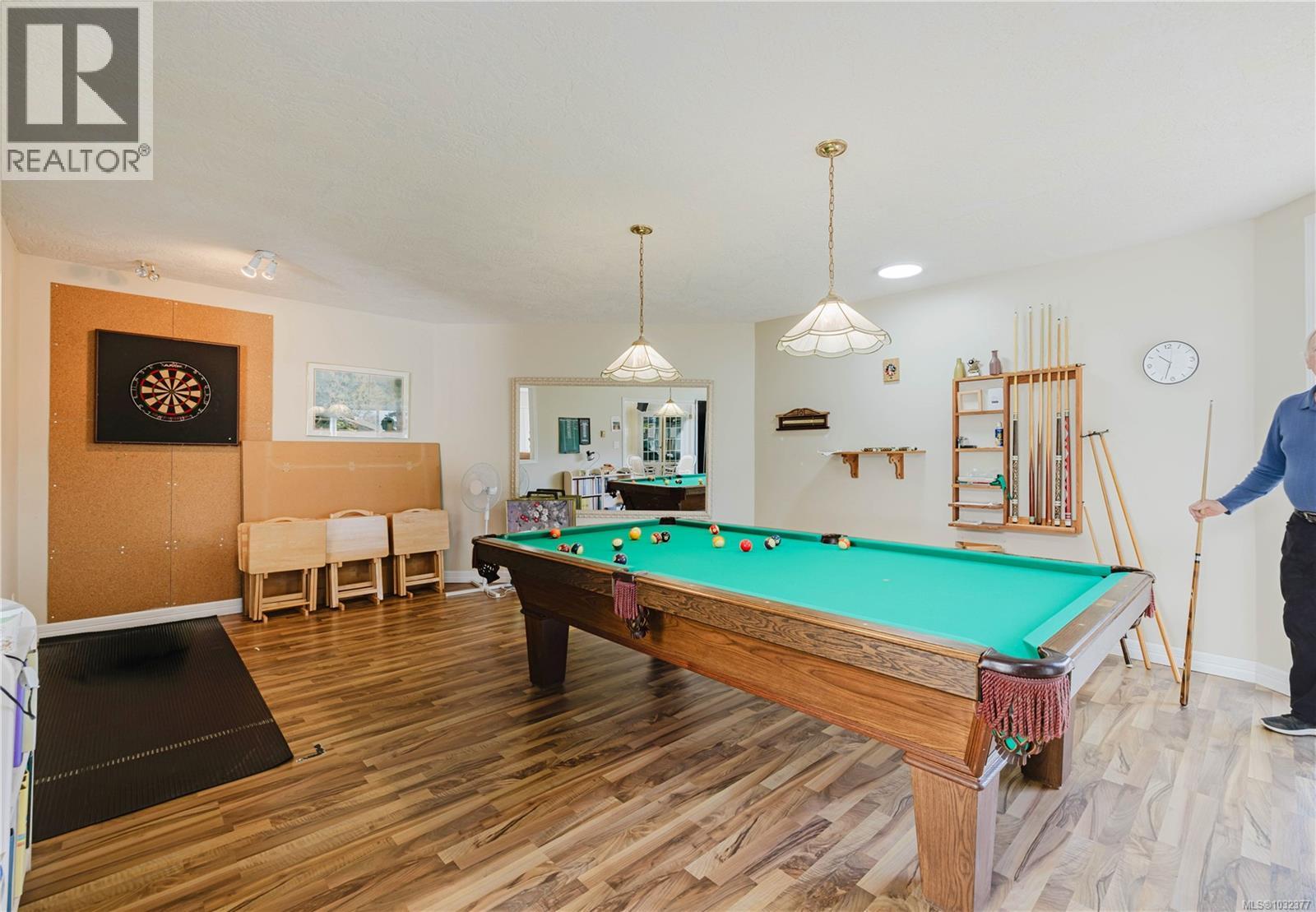 #4 901 KENTWOOD LANE - 52