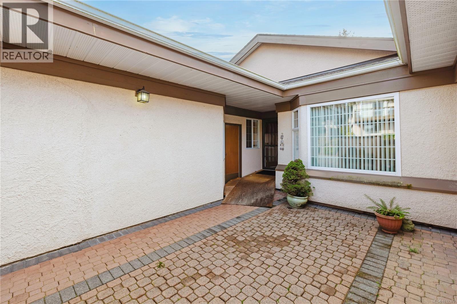 #4 901 KENTWOOD LANE - 40