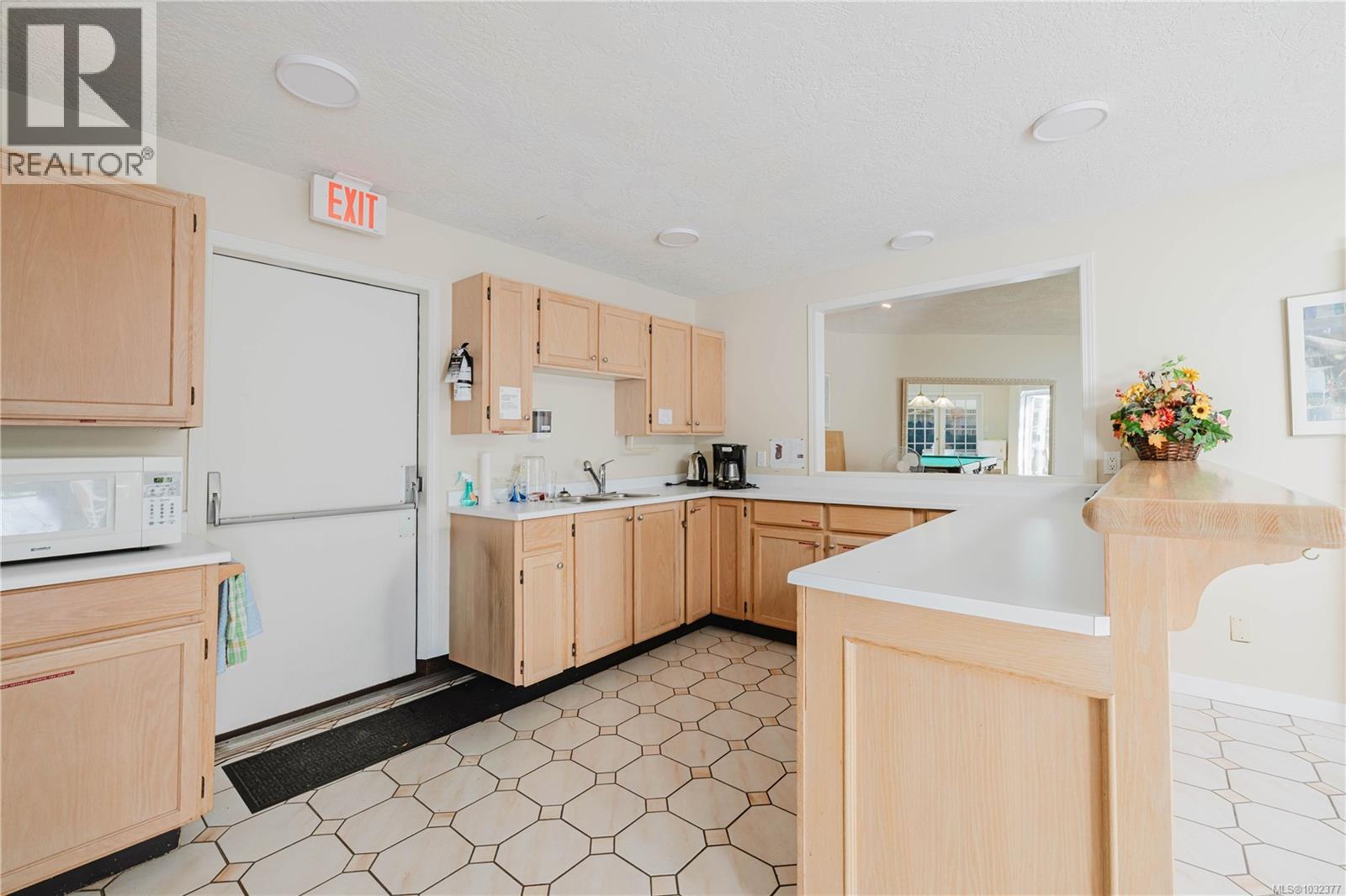 #4 901 KENTWOOD LANE - 51