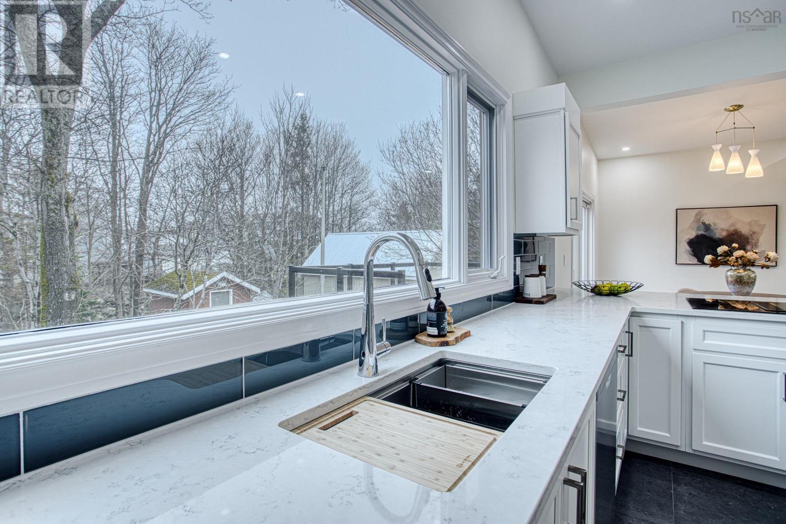 Property 31 of 41 of 9 Crestview Drive