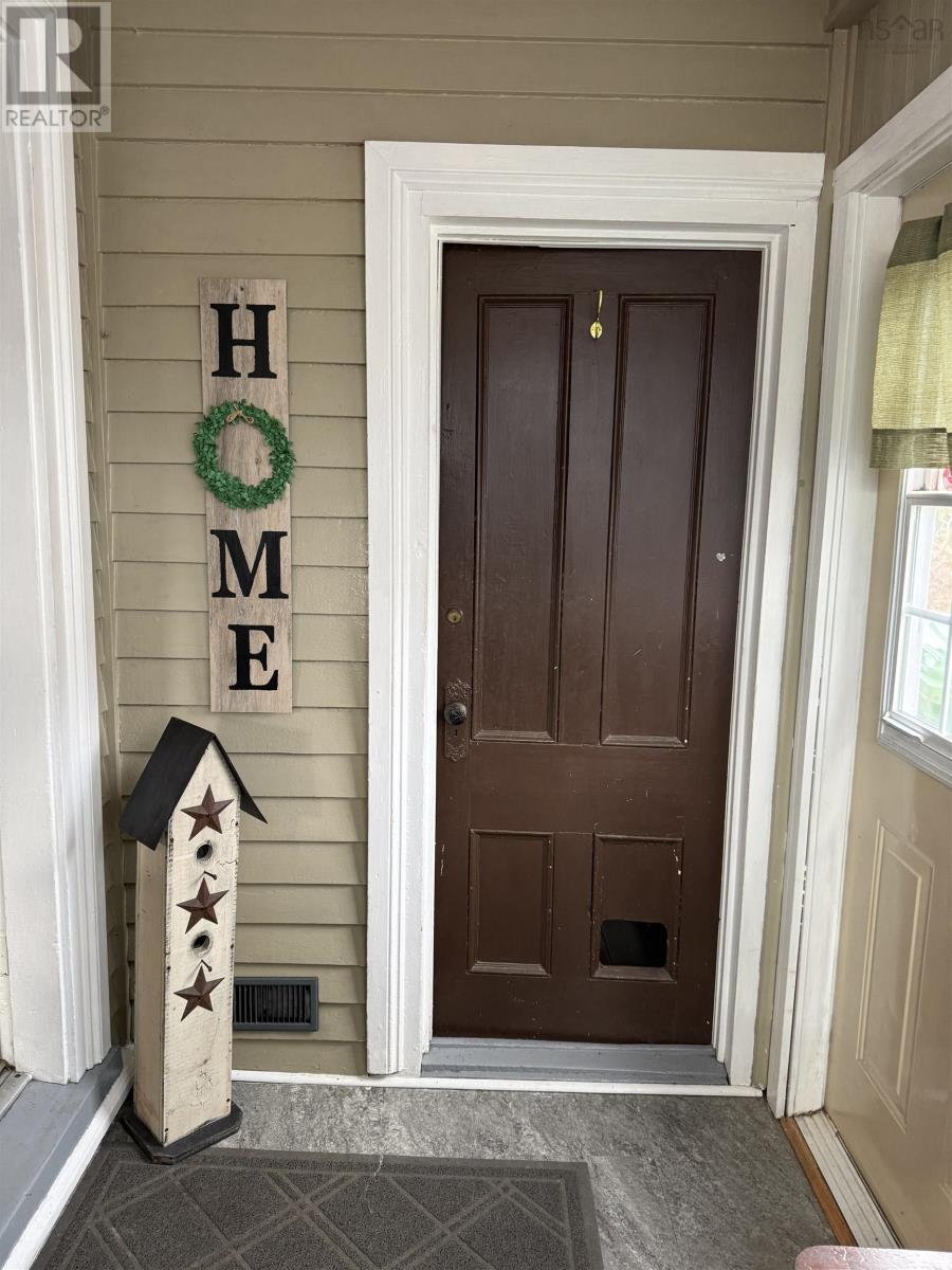 Property 33 of 49 of 13720 Highway 3