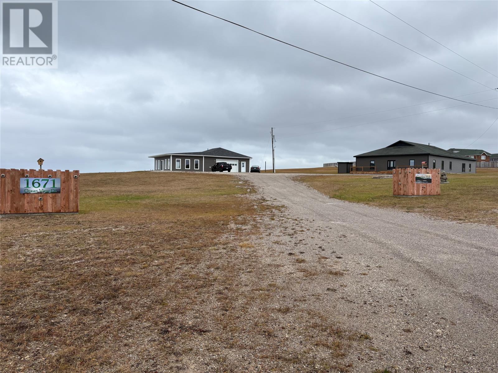 1671 Oceanview Drive — photo 2