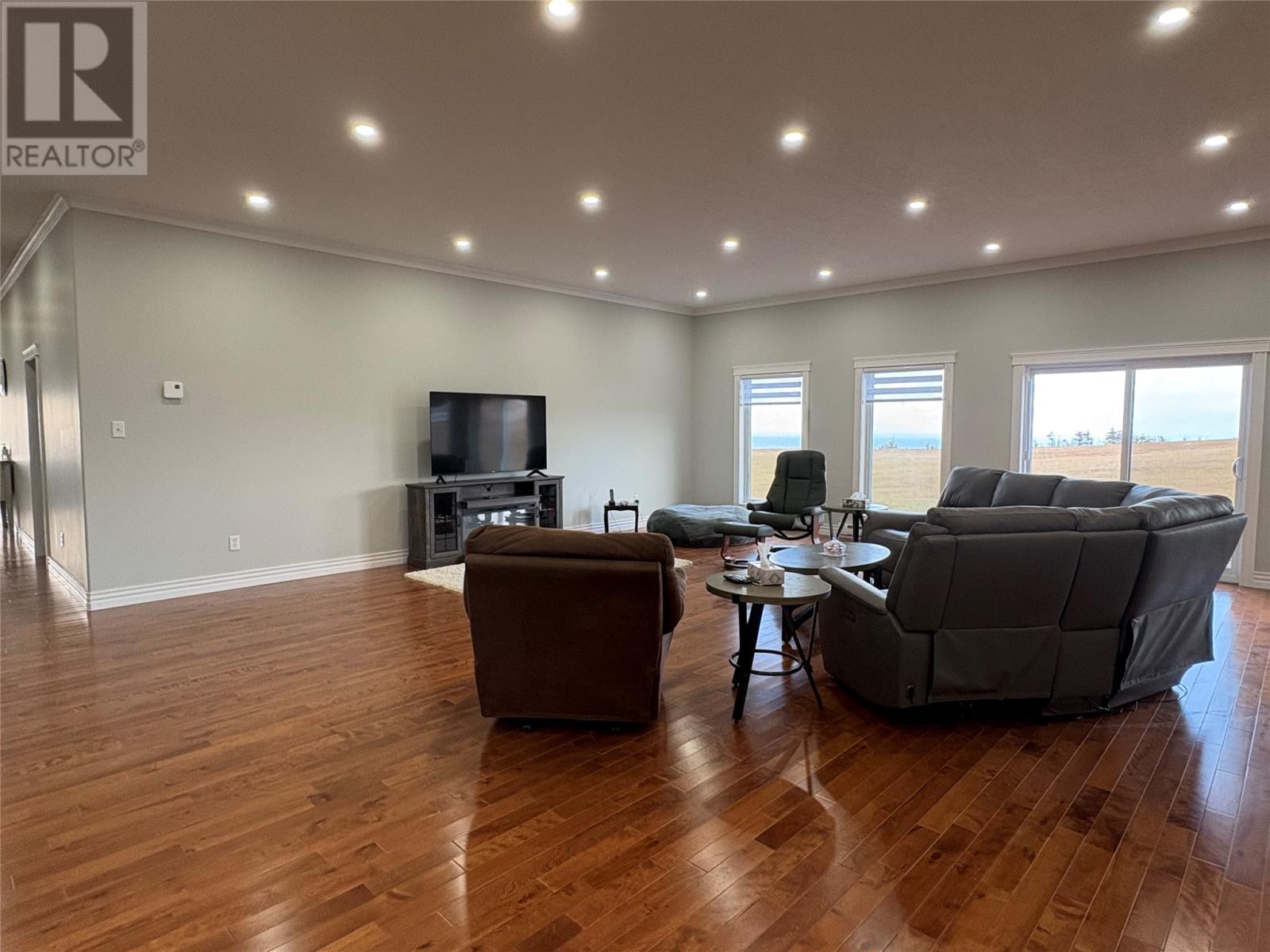 1671 Oceanview Drive — photo 31