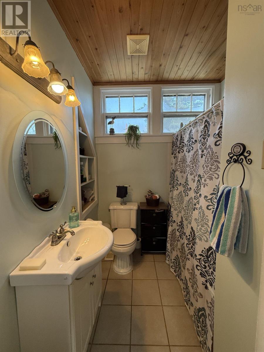 Property 11 of 49 of 13720 Highway 3