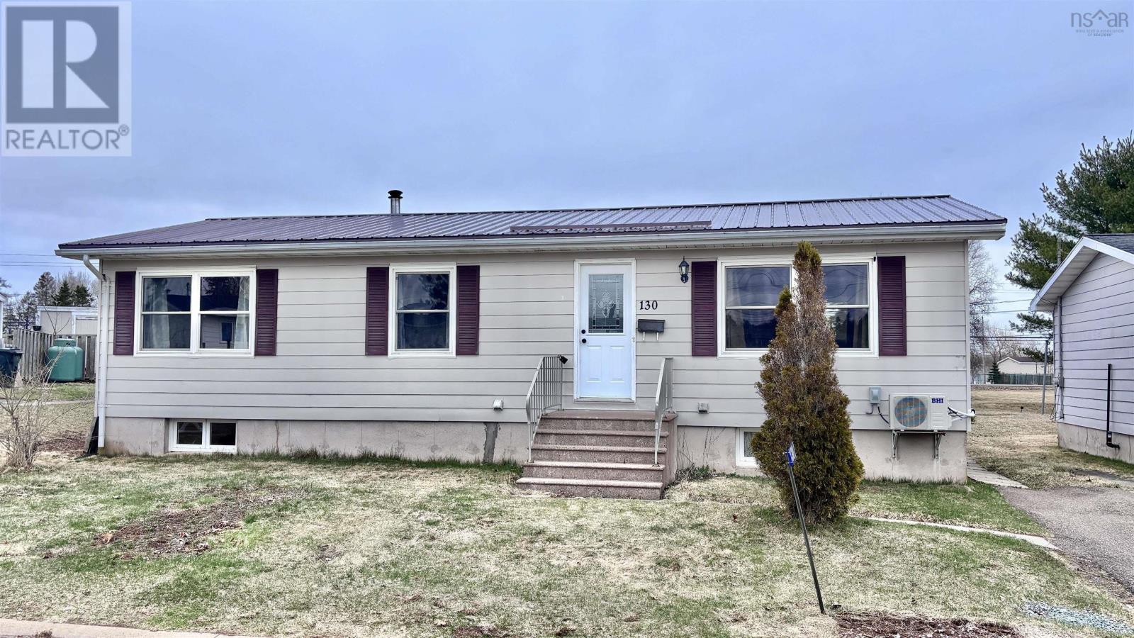 130 PASSCHENDAELE Avenue - 1