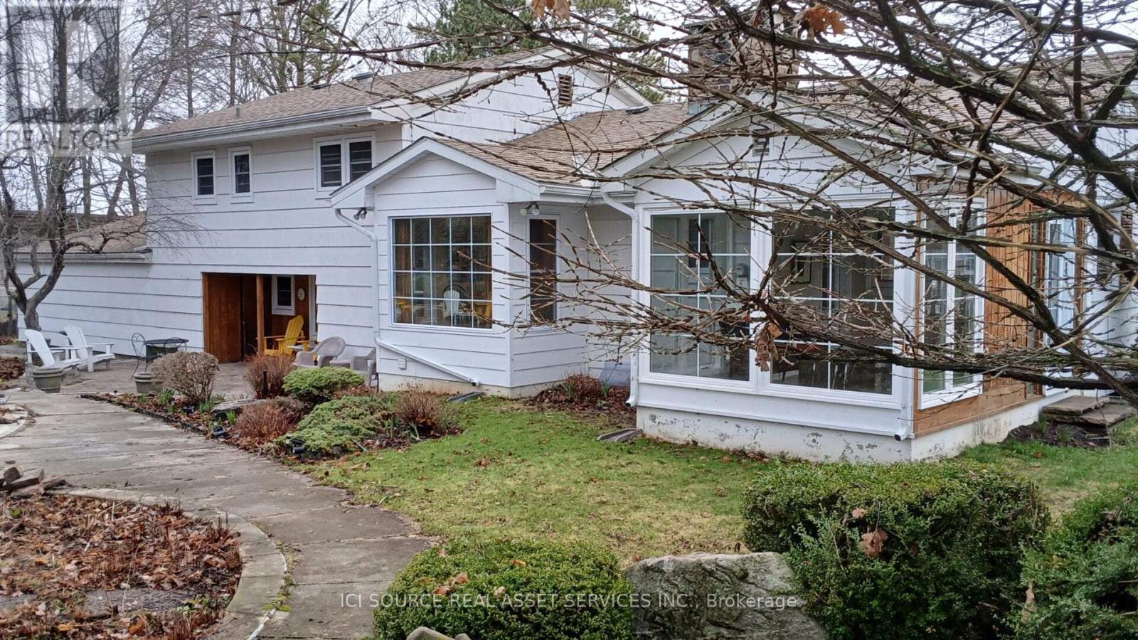 216 BROCKVILLE STREET — photo 24