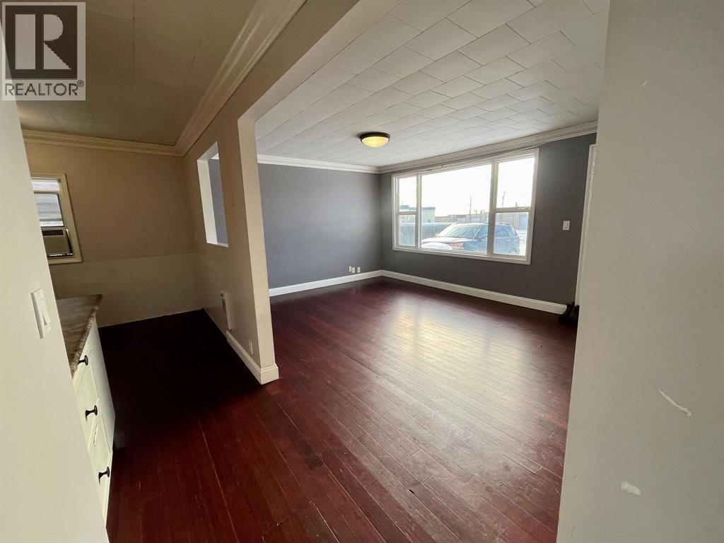 10424 102 AVENUE - 4