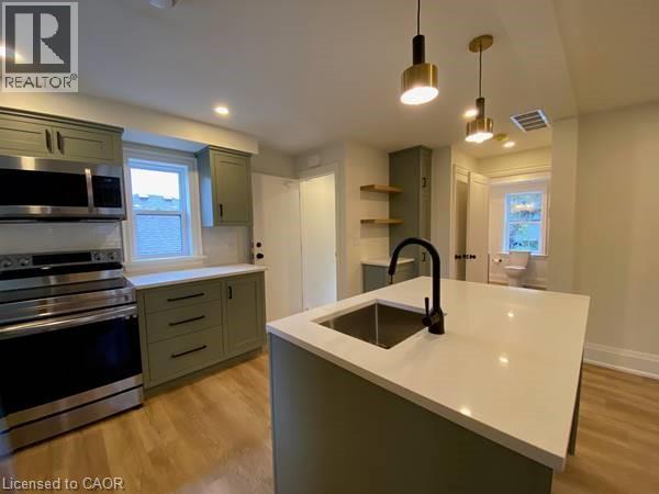 322 HURON Street Unit# Upper, Stratford, Ontario, N5A5T4 — Photo 6
