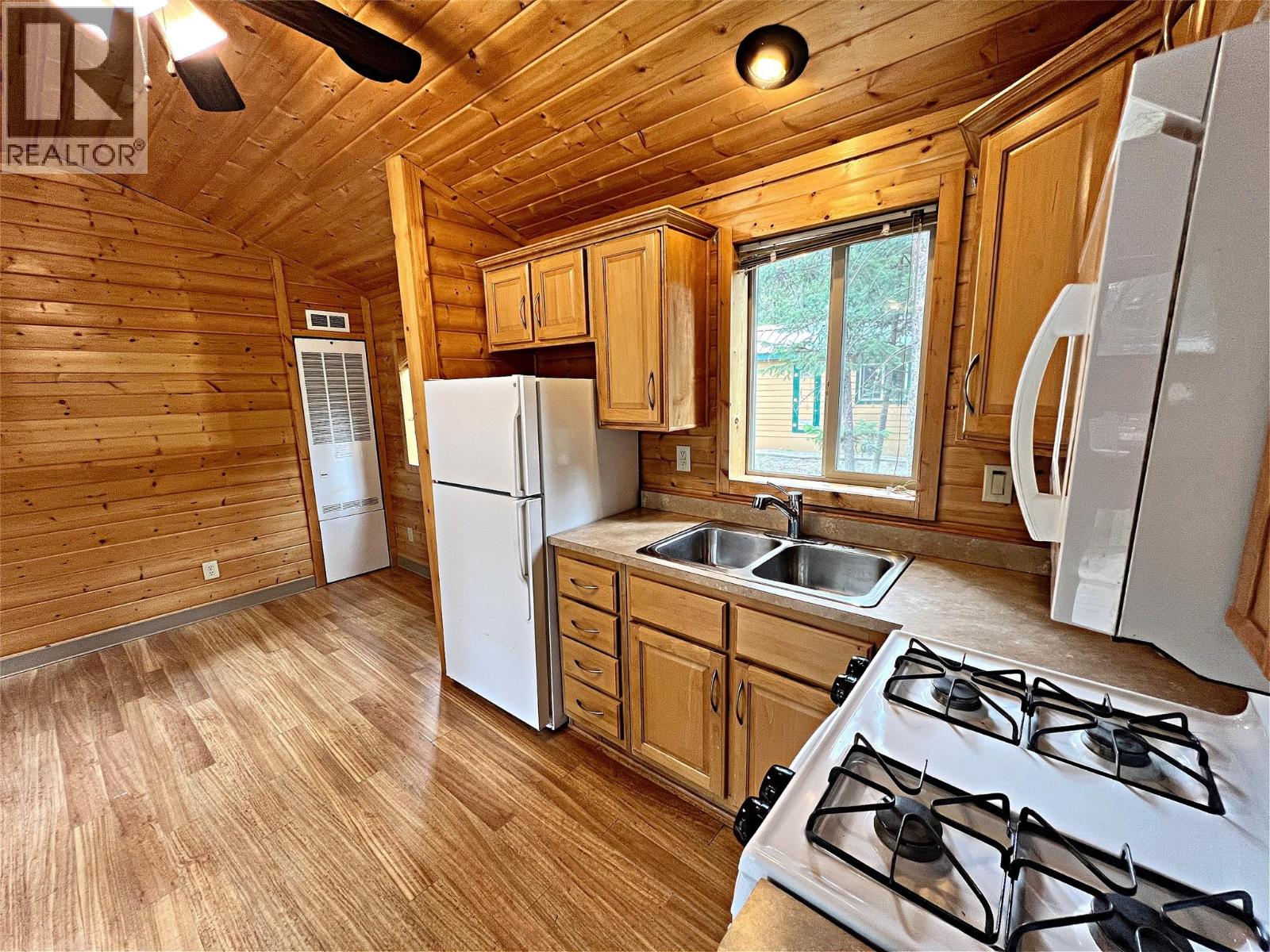 9 4835 Paradise Valley Drive, Peachland