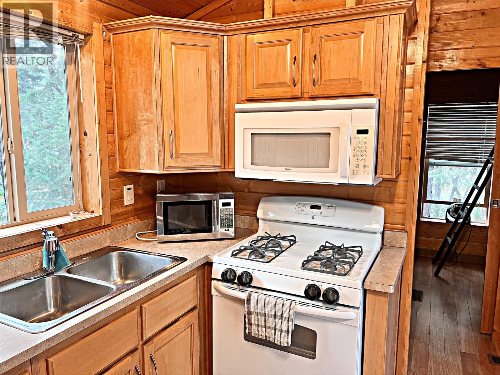 9 4835 Paradise Valley Drive, Peachland