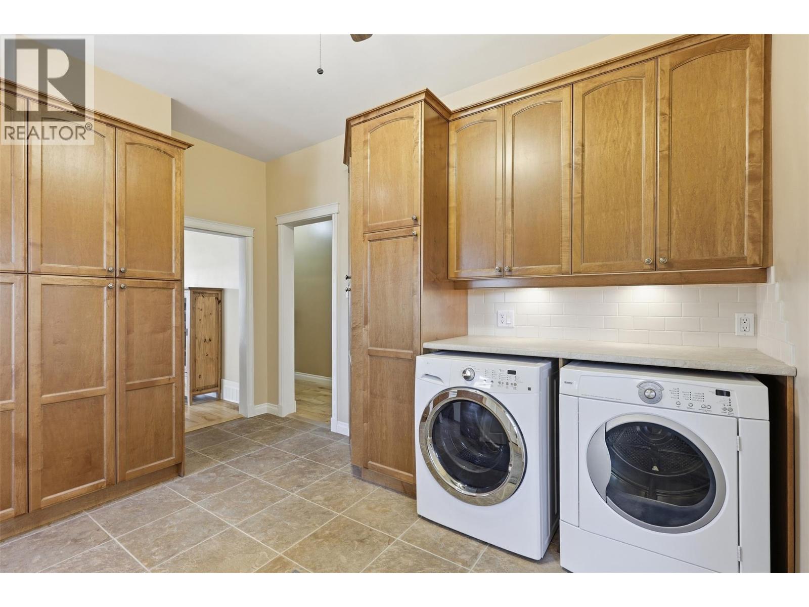 769 DOUGLAS STREET - 27