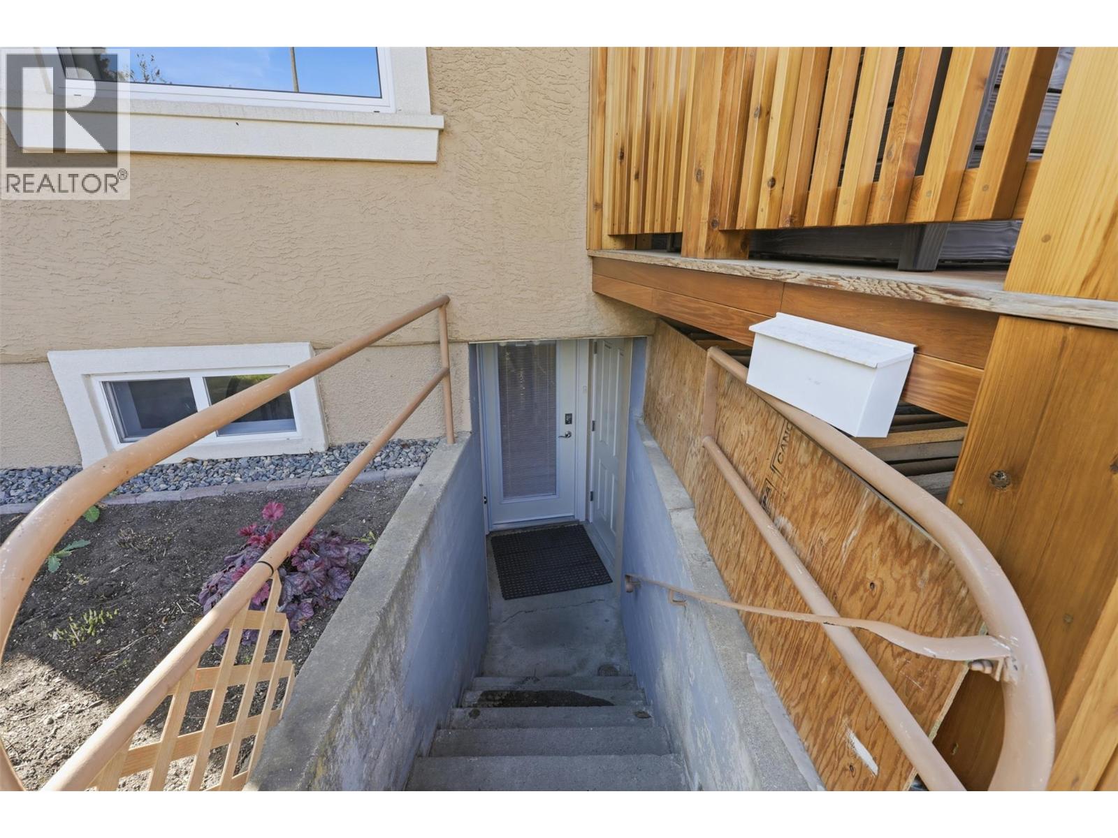 769 DOUGLAS STREET - 34