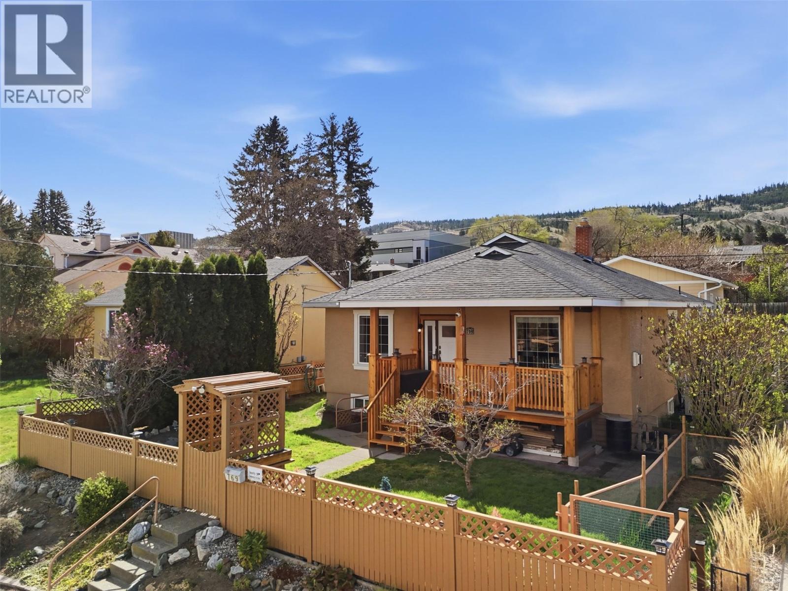 769 DOUGLAS STREET - 4