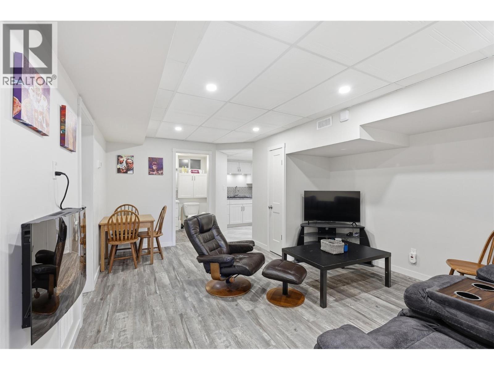 769 DOUGLAS STREET - 38