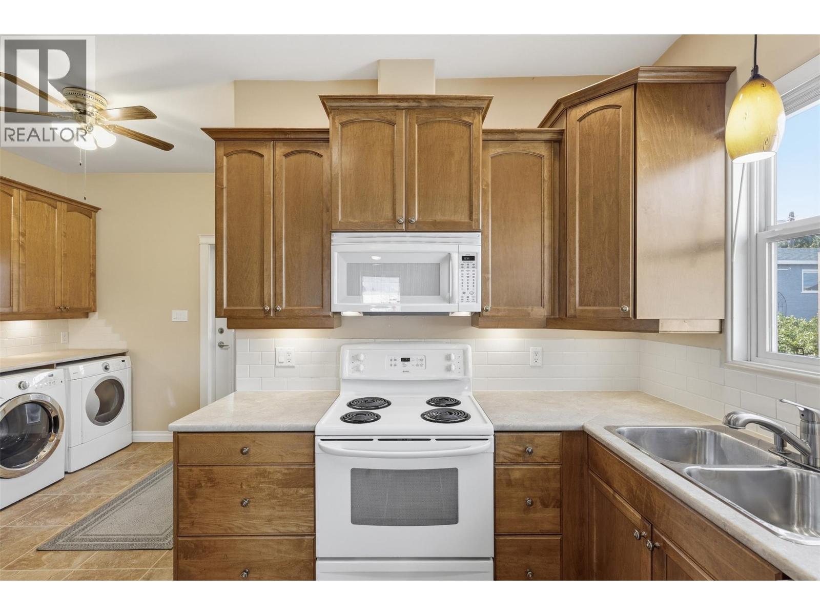 769 DOUGLAS STREET - 16