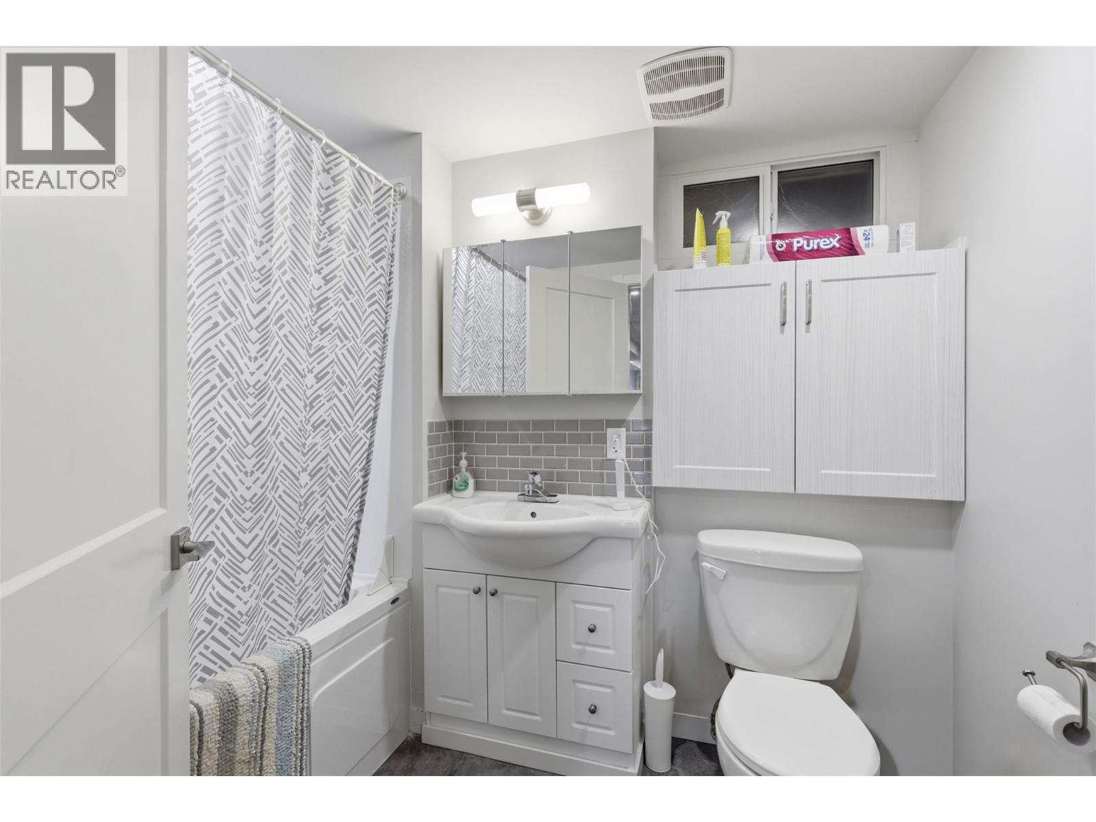 769 DOUGLAS STREET - 41