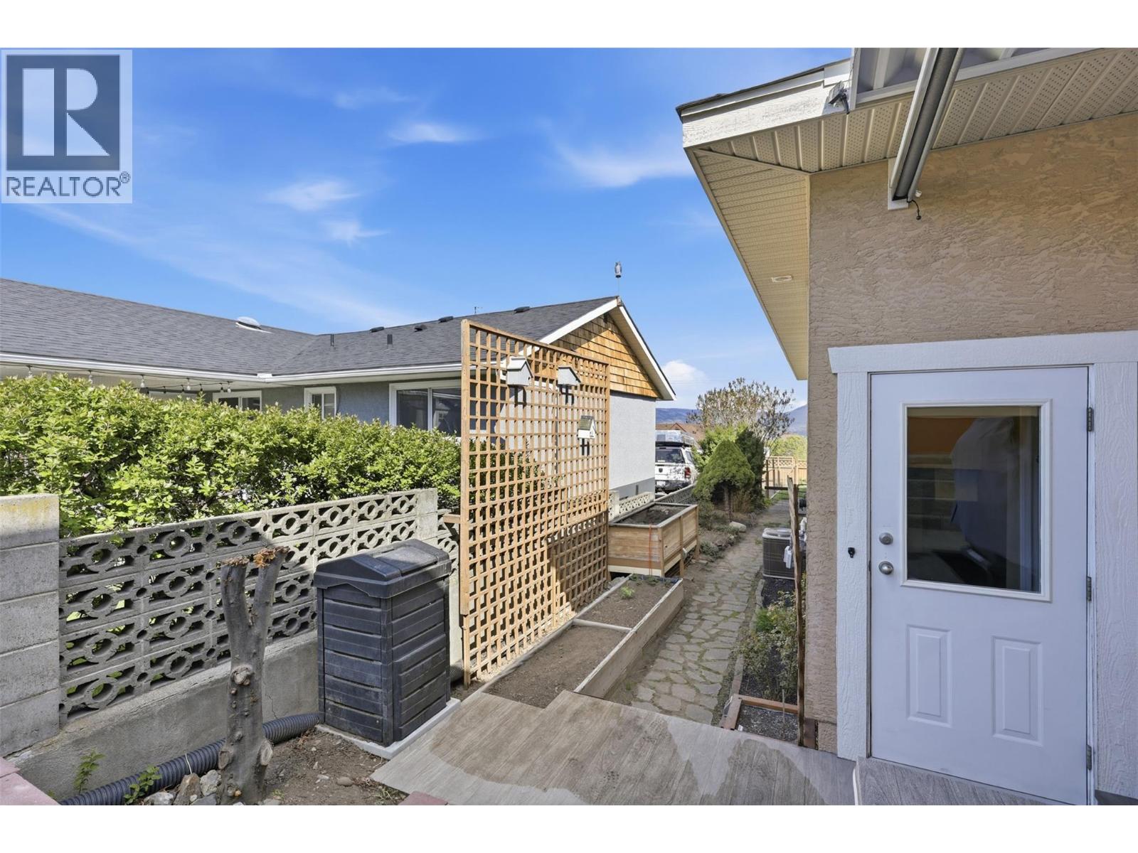 769 DOUGLAS STREET - 52