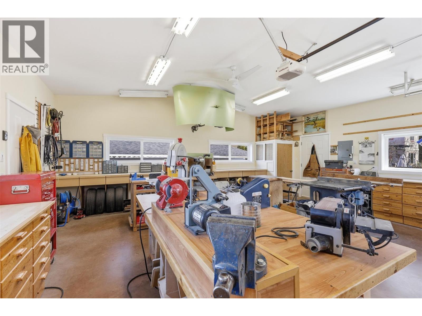 769 DOUGLAS STREET - 33