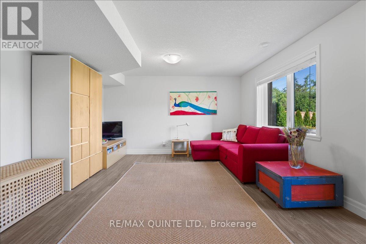 6 GRANBY COURT - 22