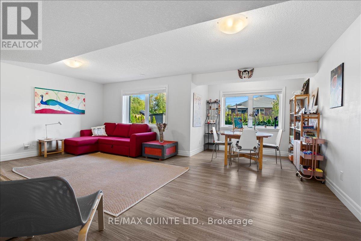 6 GRANBY COURT - 24