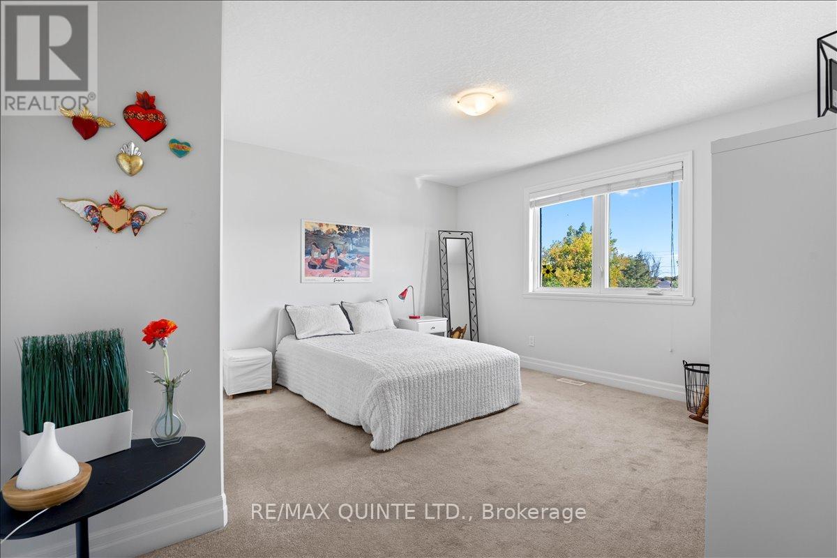 6 GRANBY COURT - 31