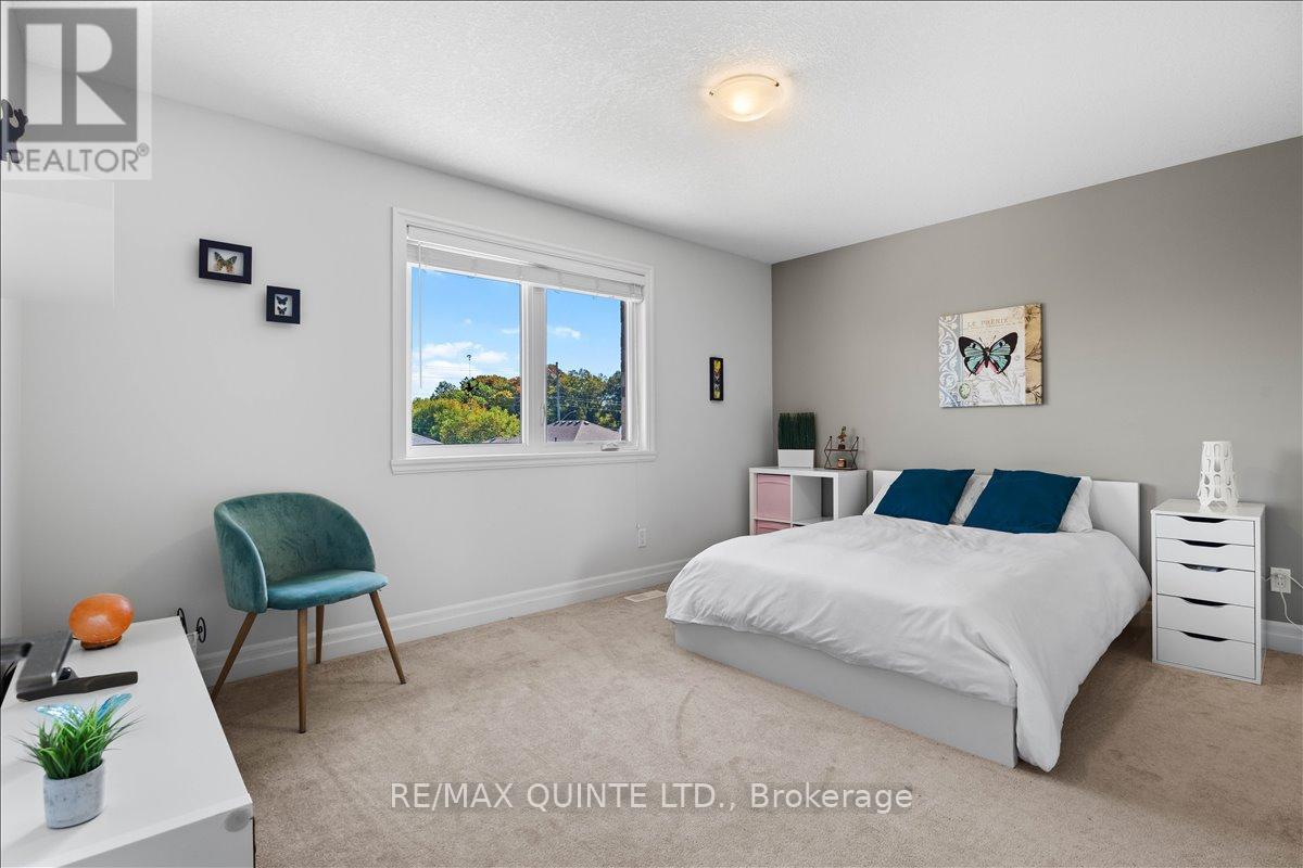 6 GRANBY COURT - 33