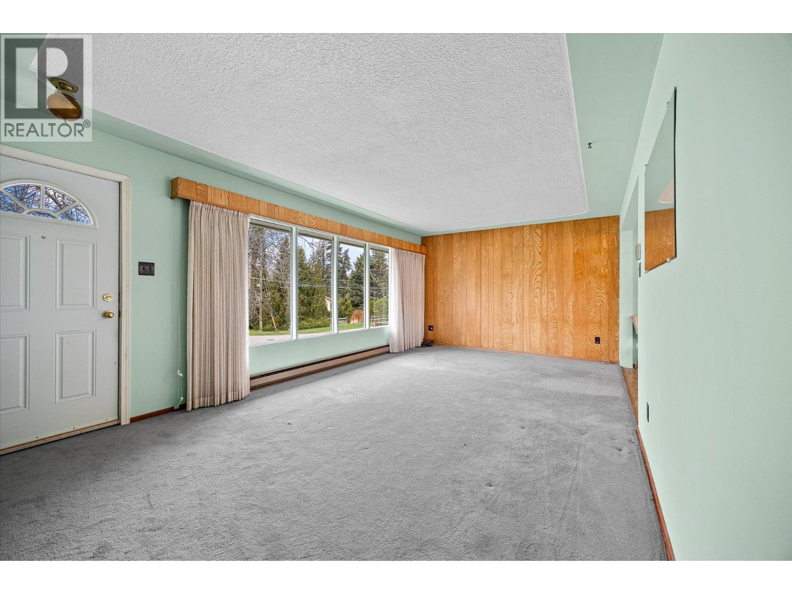  4693 Raymer Road, Kelowna