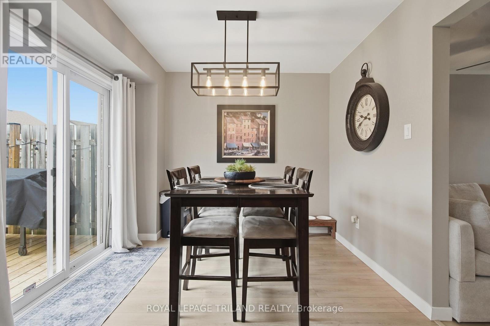 16 BOWCOTT CRESCENT Property Photo