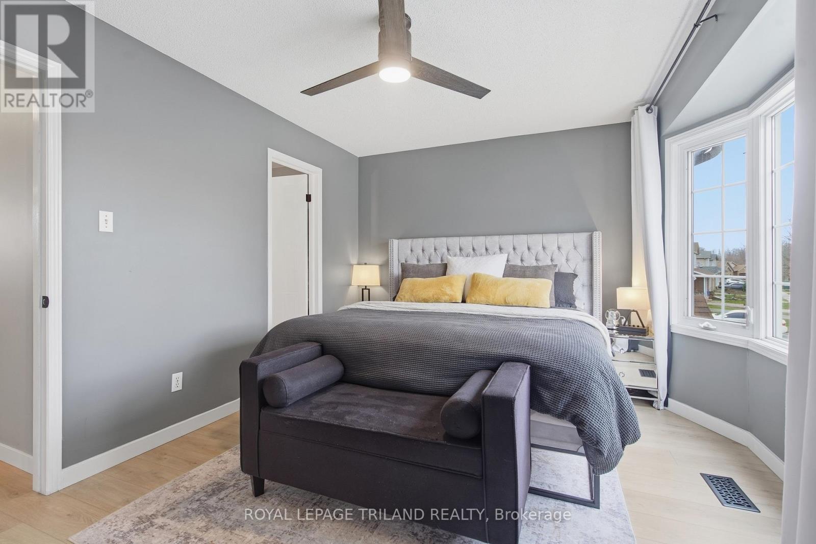 16 BOWCOTT CRESCENT Property Photo