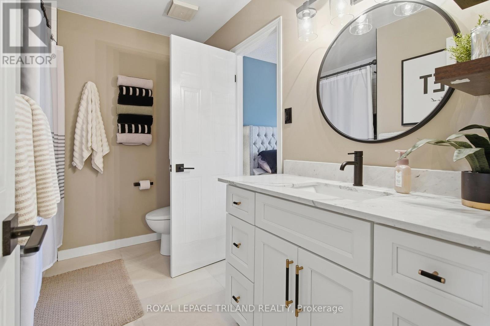 16 BOWCOTT CRESCENT Property Photo