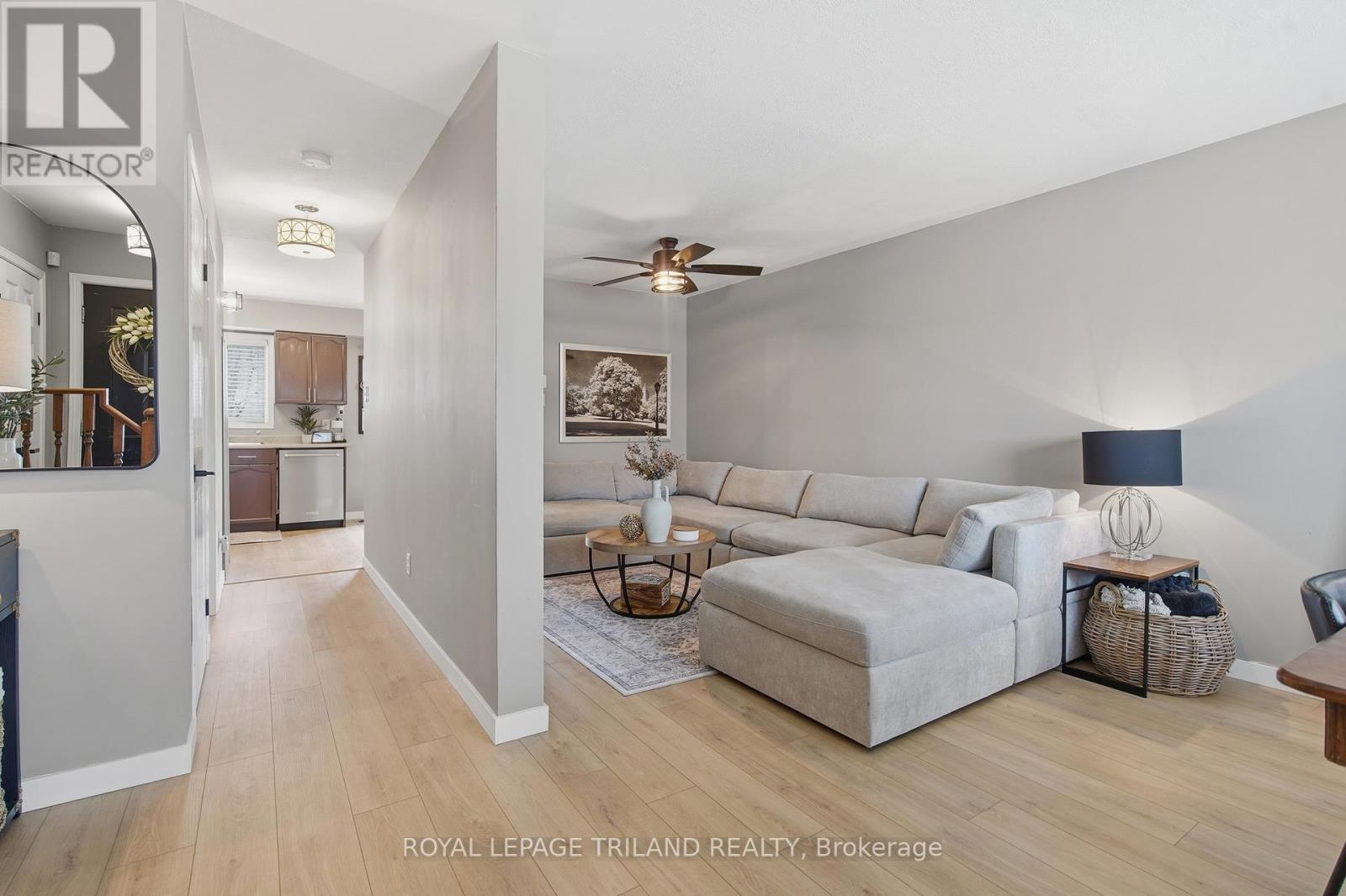 16 BOWCOTT CRESCENT Property Photo