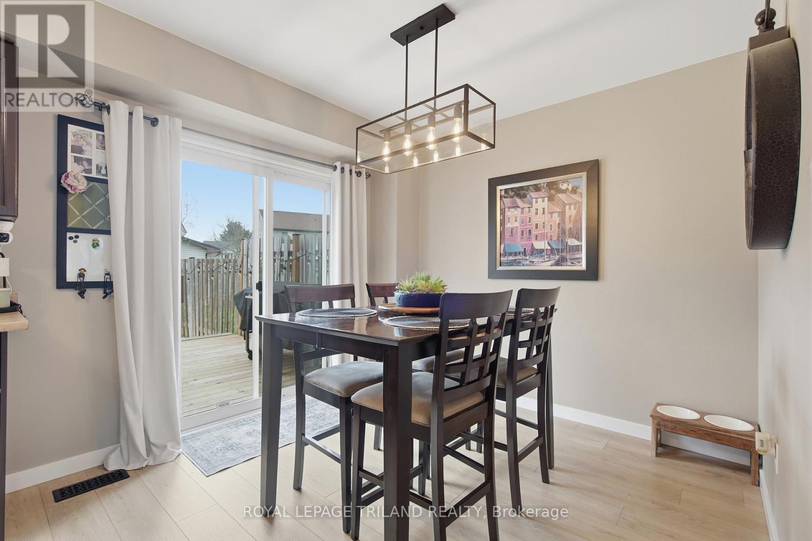 16 BOWCOTT CRESCENT Property Photo