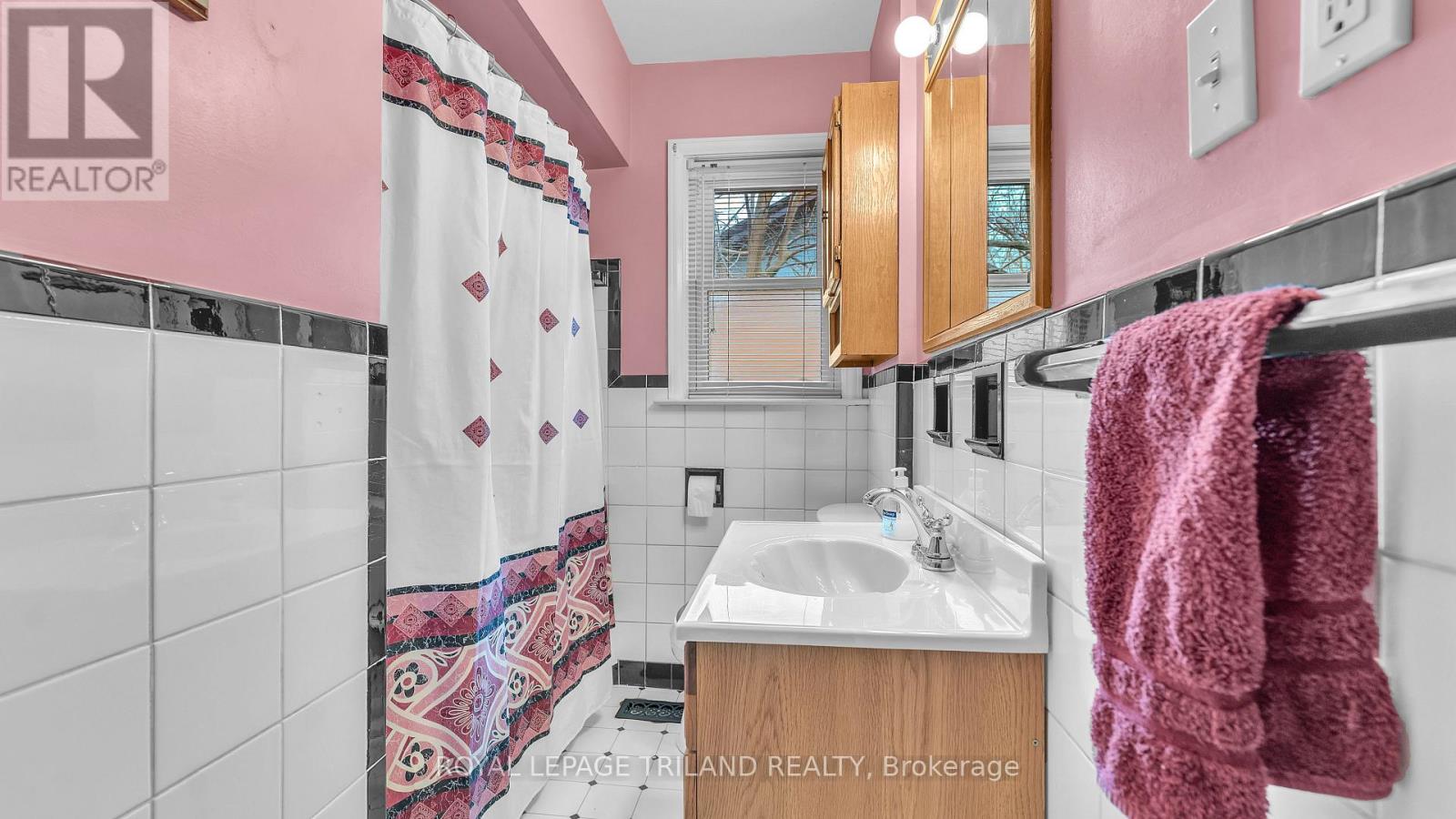 187 FAIRWAY AVENUE Property Photo