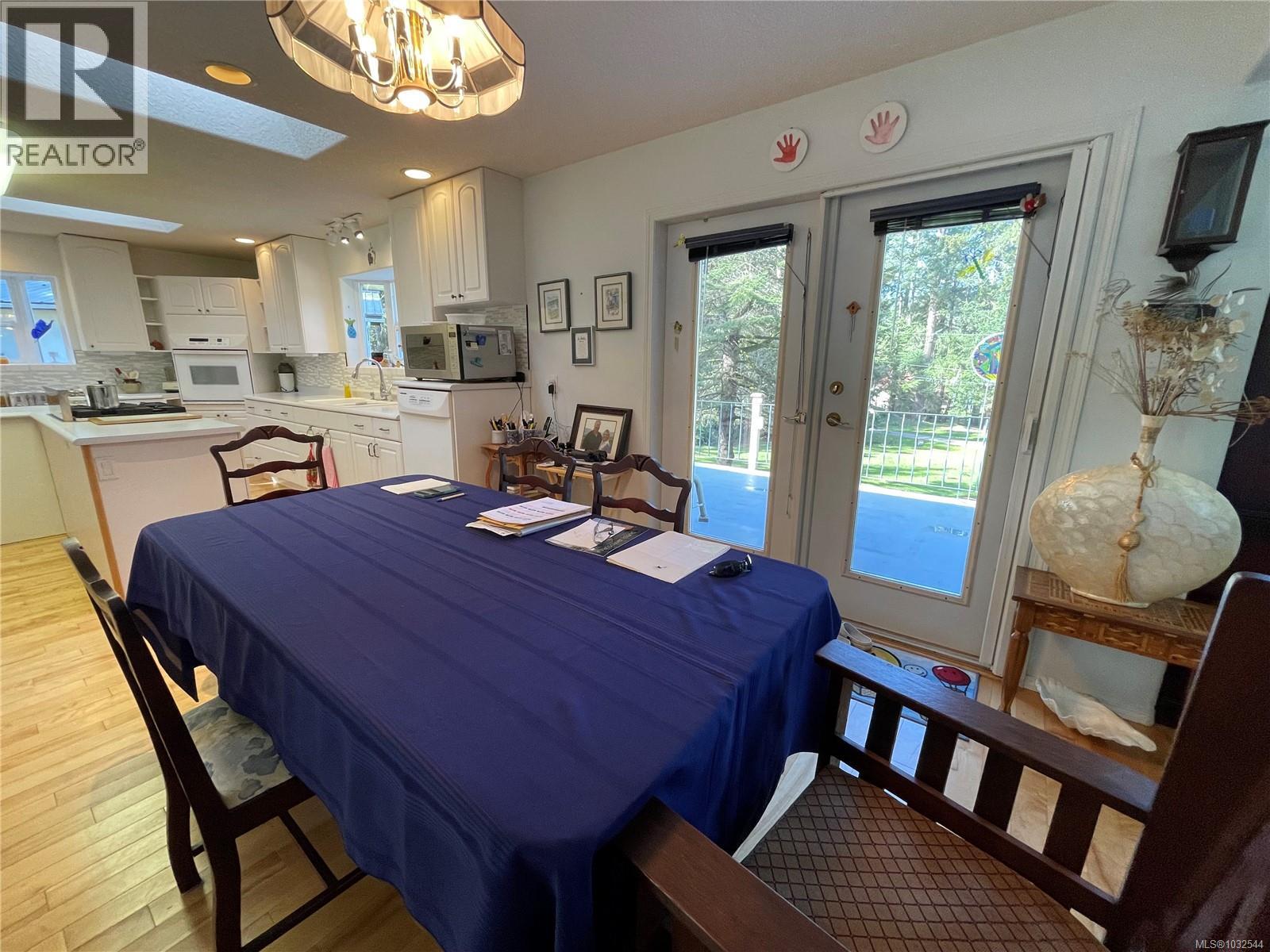 873 Driftwood Dr - 33