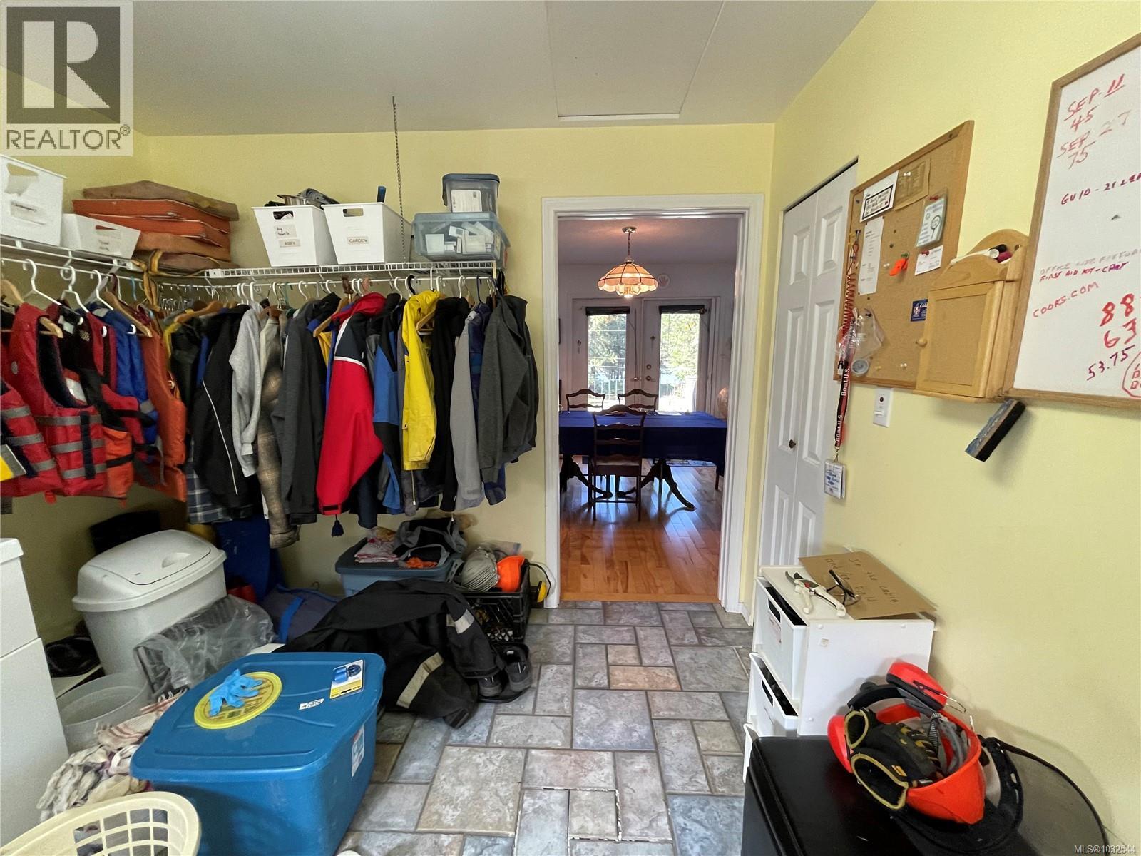 873 Driftwood Dr - 54