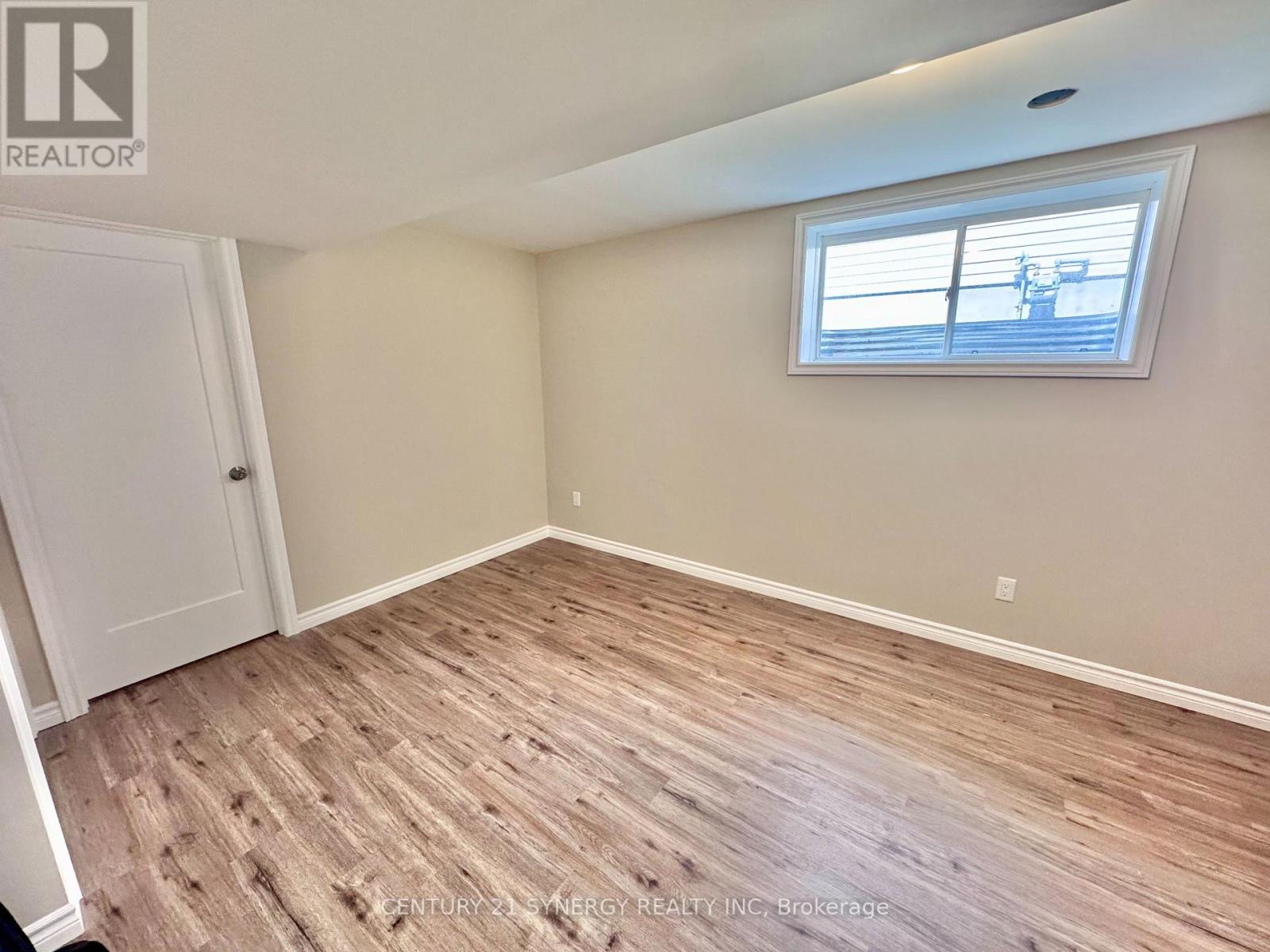 457 HONEYBORNE STREET — photo 23