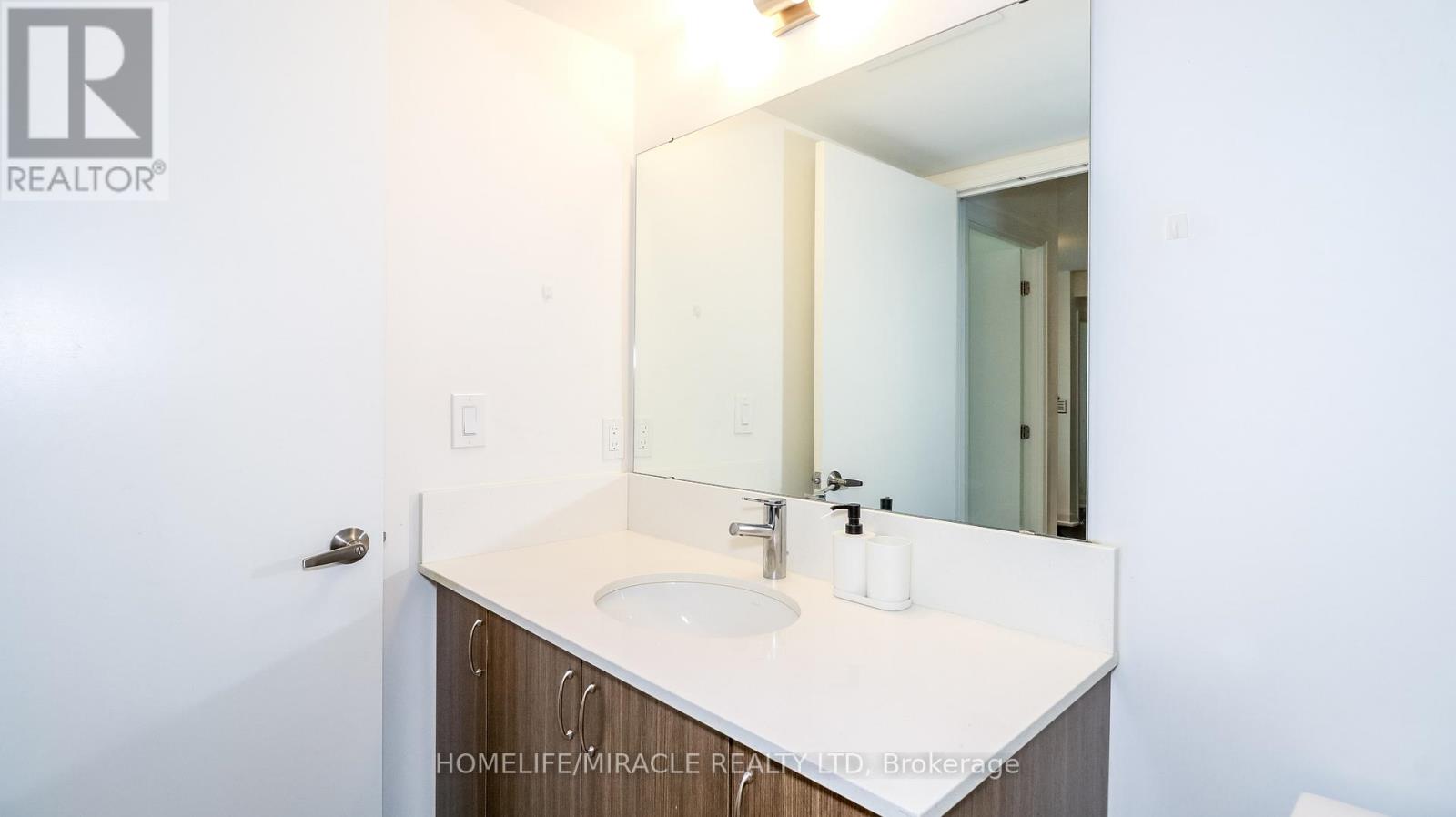 #501 58 LAKESIDE TERRACE - 13