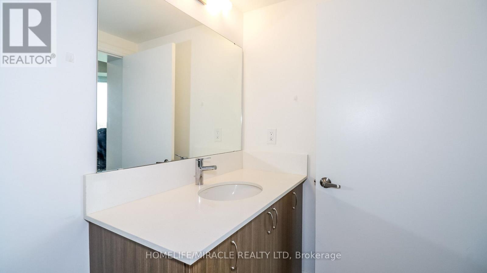 #501 58 LAKESIDE TERRACE - 29