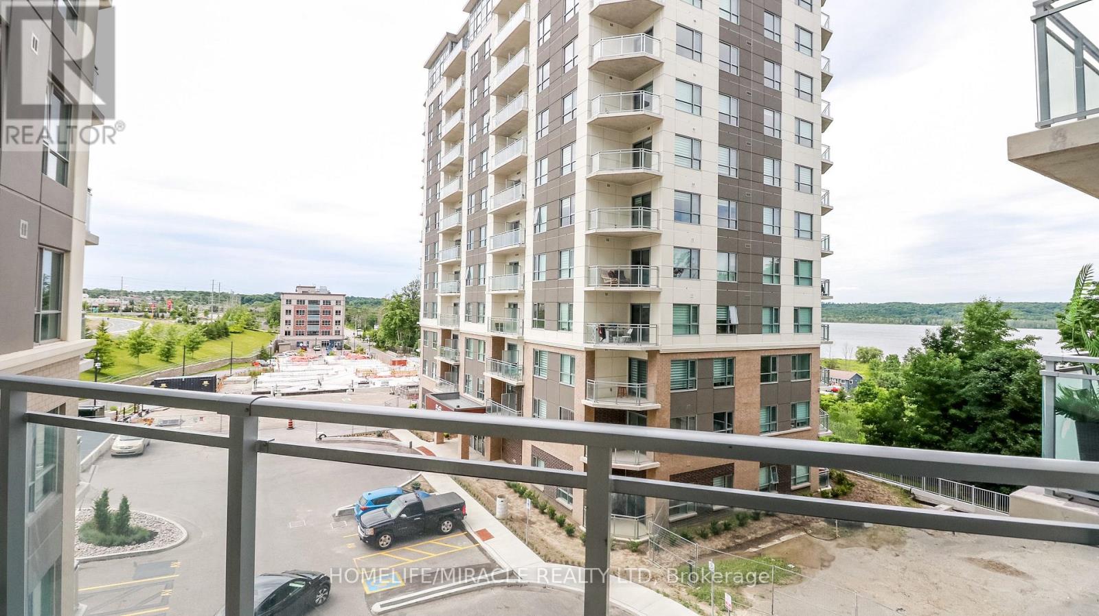#501 58 LAKESIDE TERRACE - 33