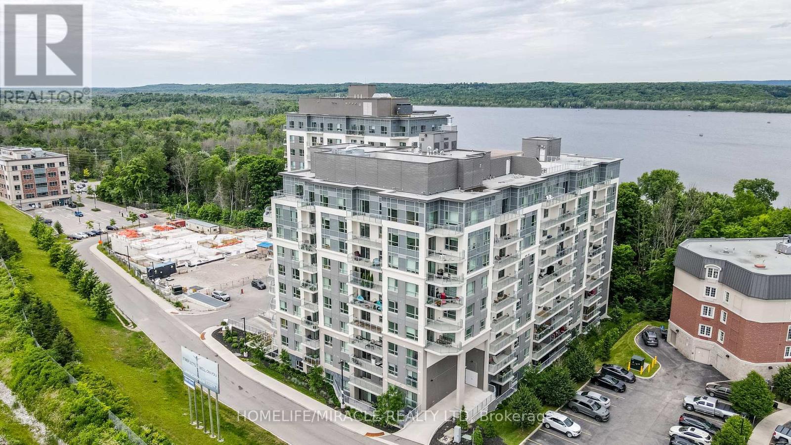 #501 58 LAKESIDE TERRACE - 36