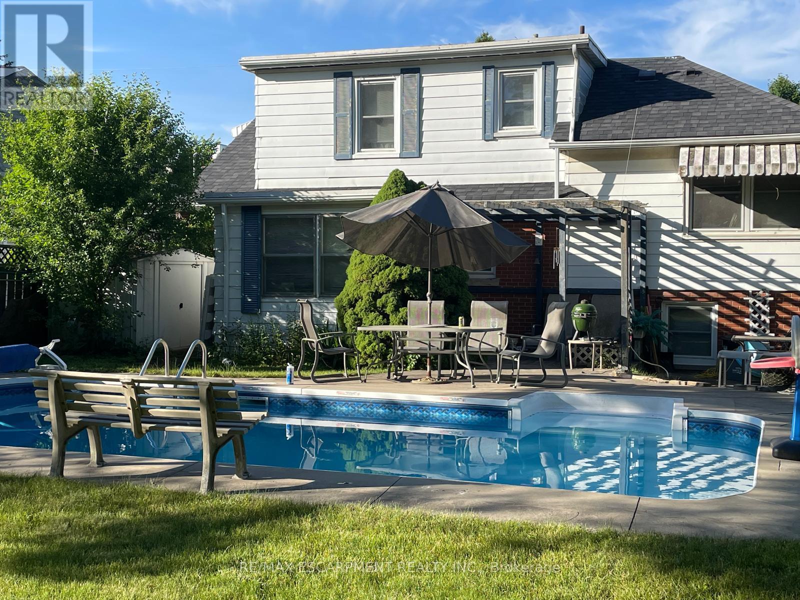33 MILL STREET S - 32