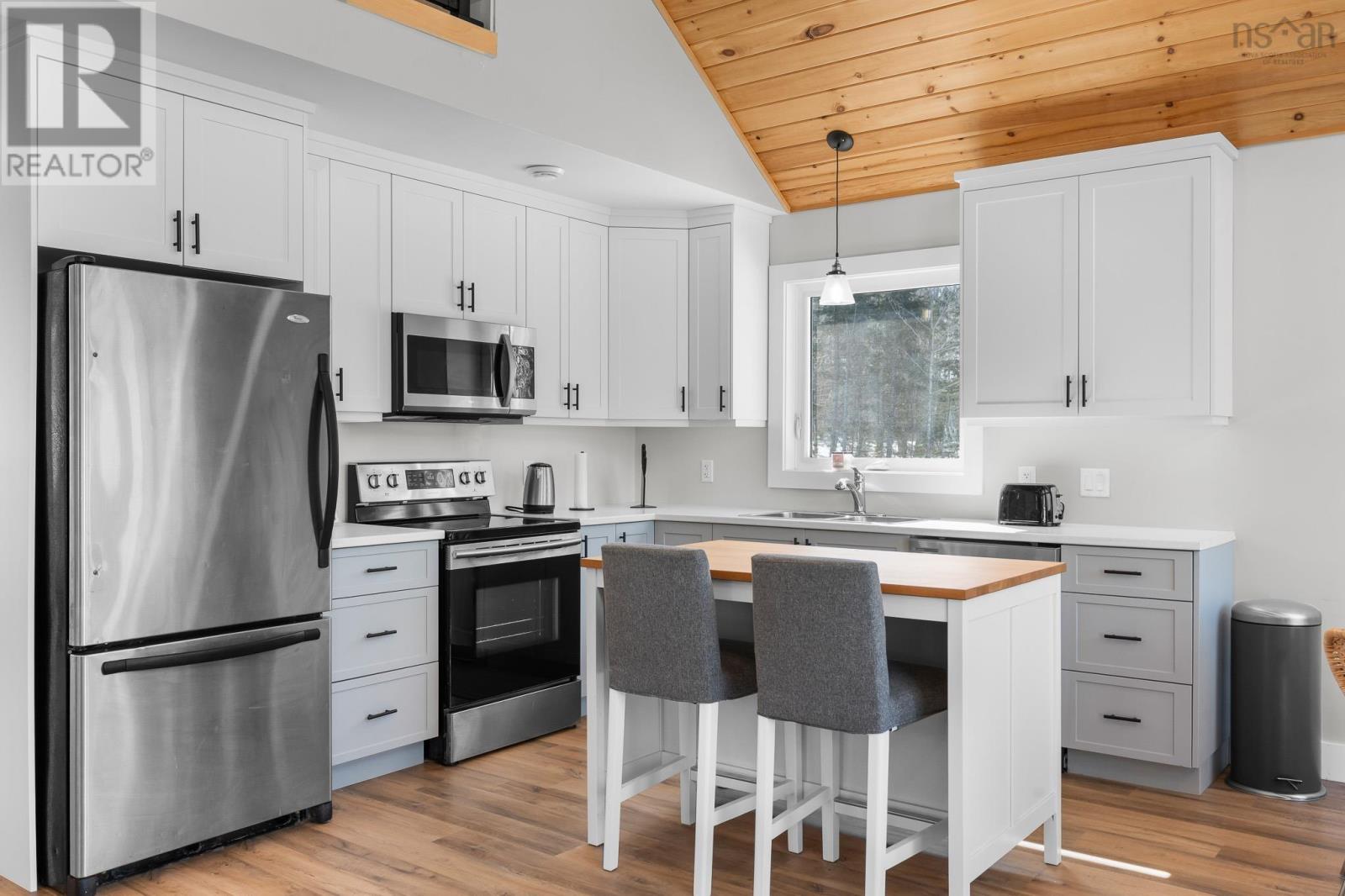 Property 20 of 33 of 162 North End Road