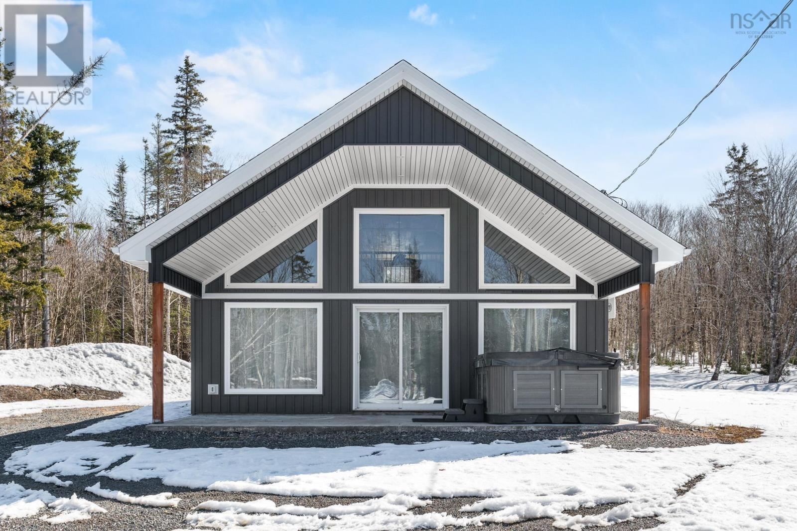 Property 18 of 33 of 162 North End Road