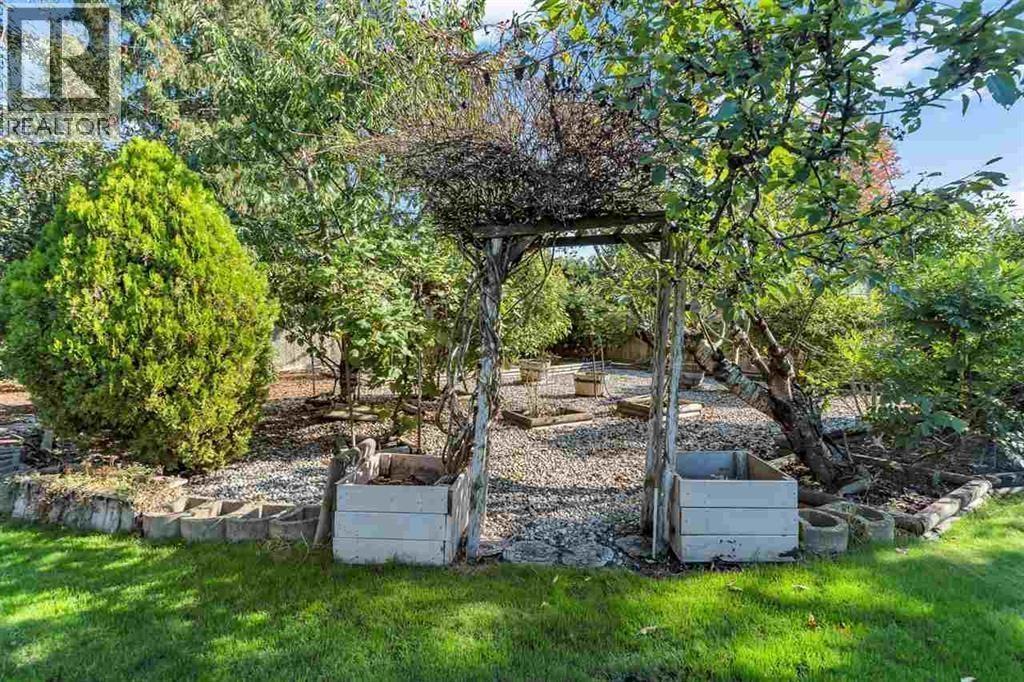 5882 51 Avenue, Delta